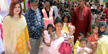 ৫ টাকায় ঈদের নতুন জামা পেয়ে উচ্ছ্বসিত শিশুরা