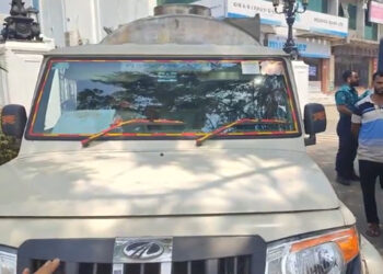 সিলেটে ভেজাল দুধের গাড়ি আটকালো জনতা, ছেড়ে দিলো পুলিশ!