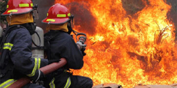 রাজধানীতে স্বর্ণের মার্কেটে আগুন