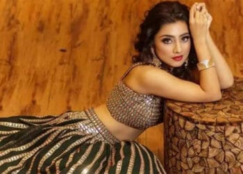 বিয়ের ১০ বছর পর মা হলেন ‘বালিকা বধূ’!