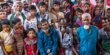 দেশের মানুষের গড় আয়ু কমেছে