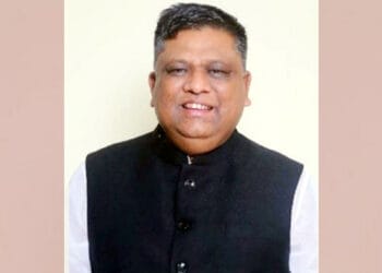 সিসিক নির্বাচন: নৌকা পেলেন আনোয়ারুজ্জামান