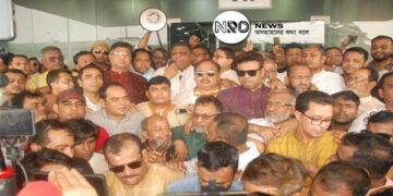 সিলেটে নৌকার মাঝি আনোয়ারুজ্জামানকে বরণ