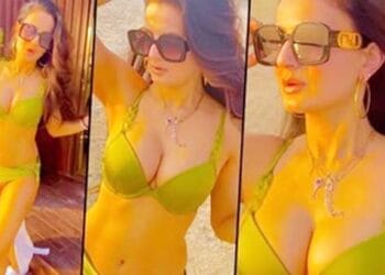 বিকিনিতে প্রায় উন্মুক্ত আমিশা