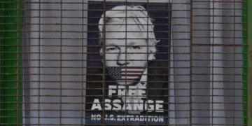 দেখার অনুমতি নেই অ্যাসাঞ্জকে