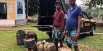 সুনামগঞ্জ দিরাইয়ে ৪২০লিটার চোলাই মদ তৈরীর উপকরণ জব্দ আটক-২