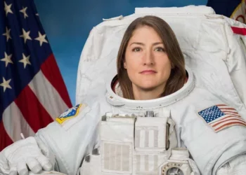 চাঁদে যাবেন কোনো নারী এই প্রথমবারের মত