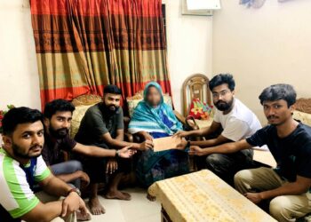 মিরপুরে দুস্থদের সহায়তায় জবি শিক্ষার্থীরা