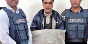 কমলগঞ্জে গাঁজা পাচারকালে মাদক ব্যবসায়ী আটক