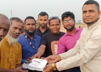 মাইটিভির ১৪তম প্রতিষ্ঠাবার্ষিকীতে হত-দরিদ্রদের মাঝে ইফতার বিতরণ