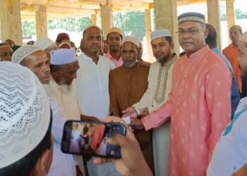 তাহিরপুরের বিন্নাকুলি মসজিদের উন্নয়নে ১০ লক্ষ টাকা অনুদান দিলেন জননেতা সেলিম আহমদ