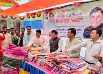 তাহিরপুরে ঈদ উপহার বিতরণ করলেন এড. রনজিত সরকার