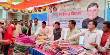 তাহিরপুরে ঈদ উপহার বিতরণ করলেন এড. রনজিত সরকার