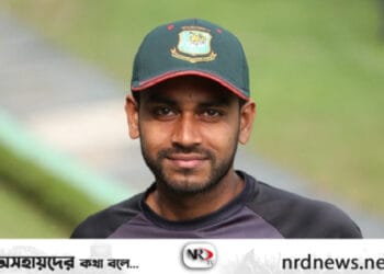 আইসিসি বর্ষসেরার পুরস্কার হাতে পেলেন মিরাজ