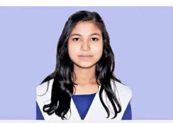 প্রেমে সাড়া না দেওয়ায় প্রকাশ্যে তরুণীকে কুপিয়ে হত্যা।