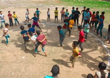 ঐতিহ্যবাহী মোরগ লড়াই খেলা