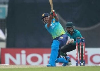 মোসাদ্দেকের অলরাউন্ড নৈপুণ্যে মোহামেডানকে ফের হারিয়ে শীর্ষে আবাহনী