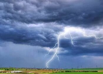 বজ্রপাতে তিন জেলায় এক নারীসহ নিহত ৭