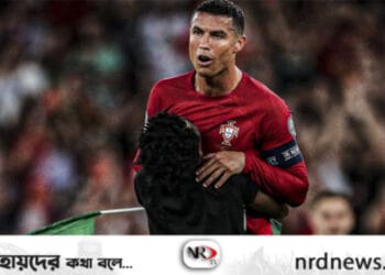 রোনালদোকে কোলে তুলে নিলেন ভক্ত