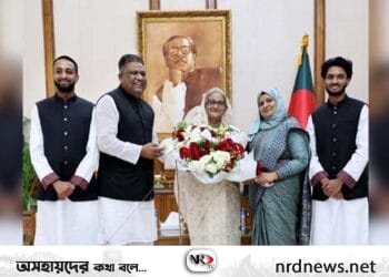 প্রধানমন্ত্রীর সঙ্গে আনোয়ারুজ্জামান চৌধুরীর সাক্ষাত