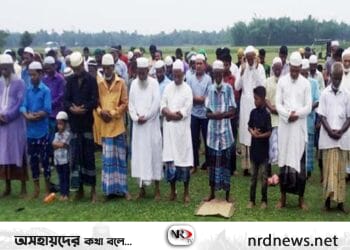 কমলগঞ্জে খোলা মাঠে বৃষ্টির জন্য নামাজ আদায়