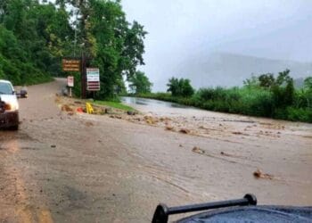 নিউইয়র্কের হাডসন ভ্যালিতে প্রবল বন্যা নিহত -১ সড়ক বন্ধ
