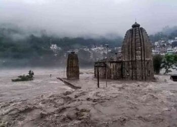 ভারতের বেশ কিছু অংশে বৃষ্টিপাতে বিপর্যস্ত জনজীবন