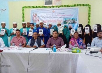 লংগদুতে প্রধানমন্ত্রীর উপহার ট্যাব পেলো ১৮ মেধাবী শিক্ষার্থী