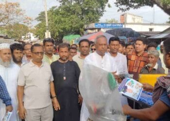 রাণীনগরে আ.লীগ সরকারের উন্নয়নের বার্তা নিয়ে জনগণের মাঝে এমপি-হেলাল