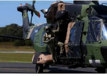 উপকূলে একটি সামরিক হেলিকপ্টার বিধ্বস্ত হয়ে চারজন নিখোঁজ রয়েছে