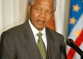 দীর্ঘ ২৭ বছর জেল খাটা নেলসন ম্যান্ডেলা সূর্য কি জিনিস চোখে দেখেনি