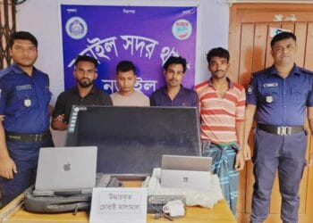 নড়াইলে বাড়ির ছাদের চিলেকোঠা ভেঙ্গে চুরি গ্রেফতার-৪