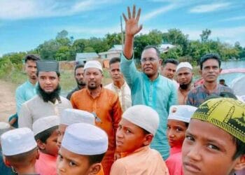 মধ্যনগর শেখ হাসিনার গনসংযোগ ও ধর্মীয় প্রতিষ্ঠানে এমপি প্রার্থী সেলিমের অনুদান