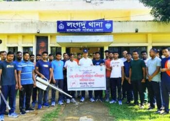 লংগদুতে ডেঙ্গু পরিস্থিতি স্বাভাবিক রাখতে পুলিশের অভিযান | Latest News | NRD News