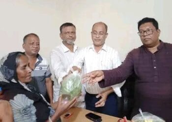 দুই শতাধিক দুঃস্থ পরিবারে খাদ্য সামগ্রী বিতরণ