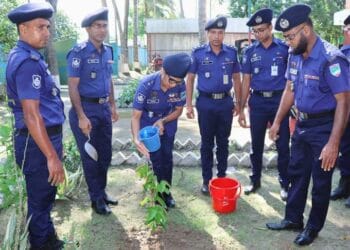 নড়াইলের পুলিশ সুপার নড়াগাতি থানা বার্ষিক পরিদর্শন