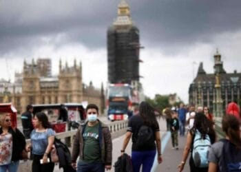 ভয়ংকর ঋণের কবলে পড়ছে ব্রিটেন