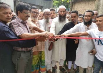 রূপগঞ্জে বস্ত্র ও পাটমন্ত্রীর নির্দেশে নির্মিত চার সড়কের উদ্বোধন