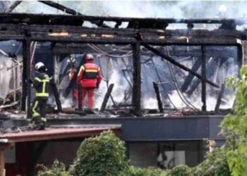 ফ্রান্সের প্রতিবন্ধীকেন্দ্রে অগ্নিকাণ্ডের ঘটনায় ১১ জনের মৃতদেহ উদ্ধার করা হয়েছে