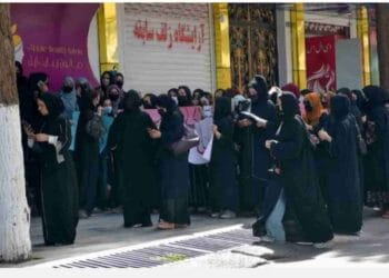 বর্তমান সরকার ক্ষমতায় যাওয়ার পর নারীরা চাকরি হারান আফগানিস্তান