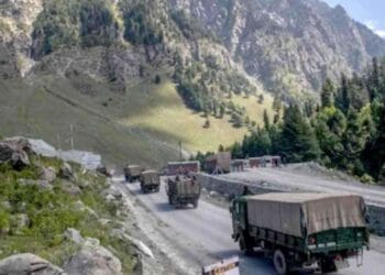 সেনাবাহিনীর একটি গাড়ি নদীতে পড়ে ৯ সেনা সদস্য নিহত