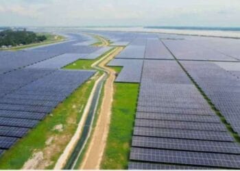 দেশের সবচেয়ে বড় সৌরবিদ্যুৎ কেন্দ্র তিস্তা পাড়ে