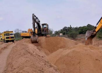 মৌলভীবাজারে বন্ধ হচ্ছে না অবৈধ পথে বালু উত্তোলন