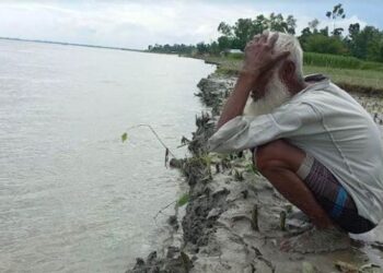 বন‍্যার পানি কমলেও যাযাবর জীবন কাটছে তিস্তা পাড়ের মানুষের
