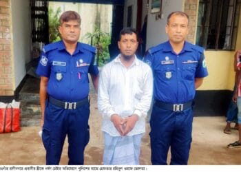 নওগাঁর রাণীনগরে প্রবাসীর স্ত্রীকে ধর্ষণ চেষ্টা, যুবক গ্রেফতার