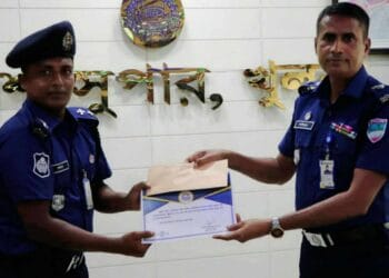 খুলনা জেলা পাইকগাছা থানার শ্রেষ্ঠ এস আই, নির্বাচিত হয়েছেন