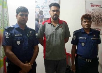 রাণীনগরে স্ত্রীর অশ্লীল ছবি ছড়িয়ে দেওয়ার অভিযোগ, স্বামী গ্রেফতার