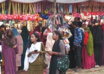 ঠাকুরগাঁওয়ে মাসব্যাপী শুরু হয়েছে শিশুপার্ক মেলা দশনার্থীর ভিড়