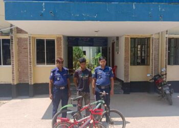 নওগাঁর রাণীনগরে বাইসাইকেলসহ চোর গ্রেফতার