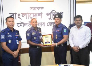 পুলিশ হেডকোয়ার্টার্সের বিশেষ সম্মাননা পুরস্কার পেলেন ওসি হারুন